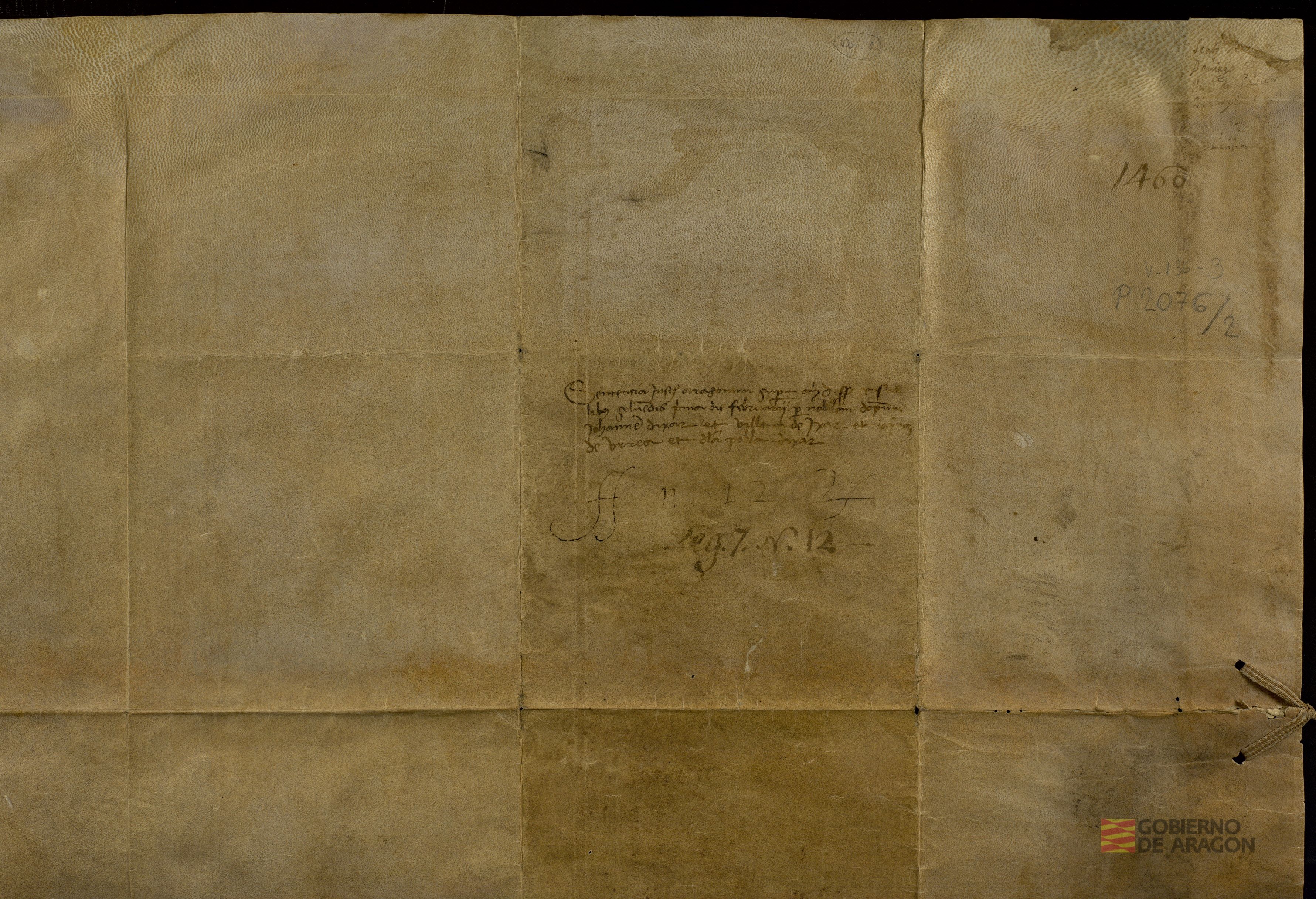 Sentencia del Justicia de Aragón en la causa entre el noble Juan de Híjar, la villa de Híjar y los pueblos de Lécera, Almonacid de la Cuba, Urrea de Gaén, la Puebla de Híjar y otros, por una parte, y Domingo Aznar, mercader de Zaragoza, por la otra, sobre un censal de 1.500 sueldos jaqueses y 21.000 sueldos de capital.