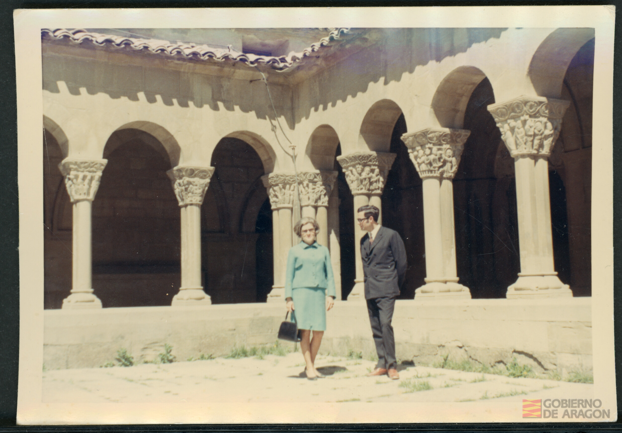 Ángel Conte Cazcarro en el día que recibe el premio de poesía en aragonés