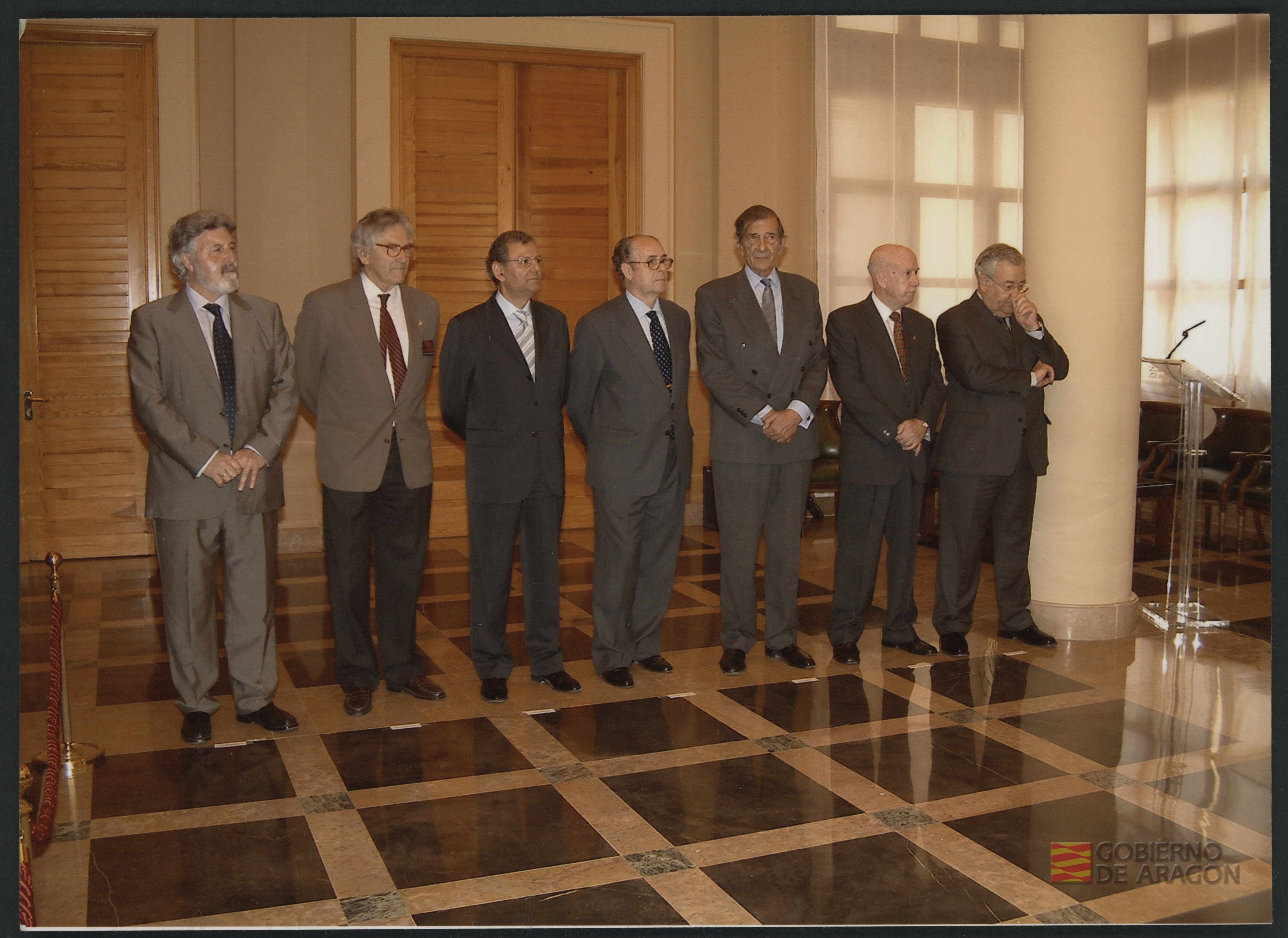 Homenajeados en el acto conmemorativo por el veinticinco aniversario de la constitución de la Diputación General de Aragón