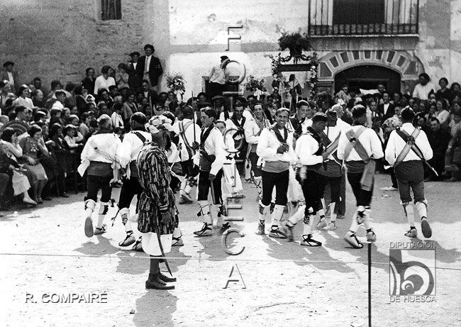 "Dance de moros y cristianos" (4). Ricardo Compairé Escartín. Sena