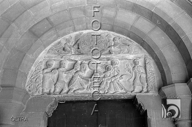 Tímpano de la Epifanía de la portada de la Iglesia de San Pedro el Viejo. José Oltra Mera. Huesca. Hoya de Huesca