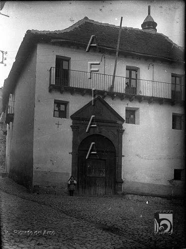 Fachada del ayuntamiento. Ricardo del Arco y Garay. Hecho. Jacetania