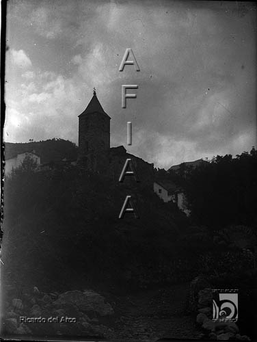 Iglesia de Santa María. Vista desde el exterior del pueblo. Ricardo del Arco y Garay. Villanova