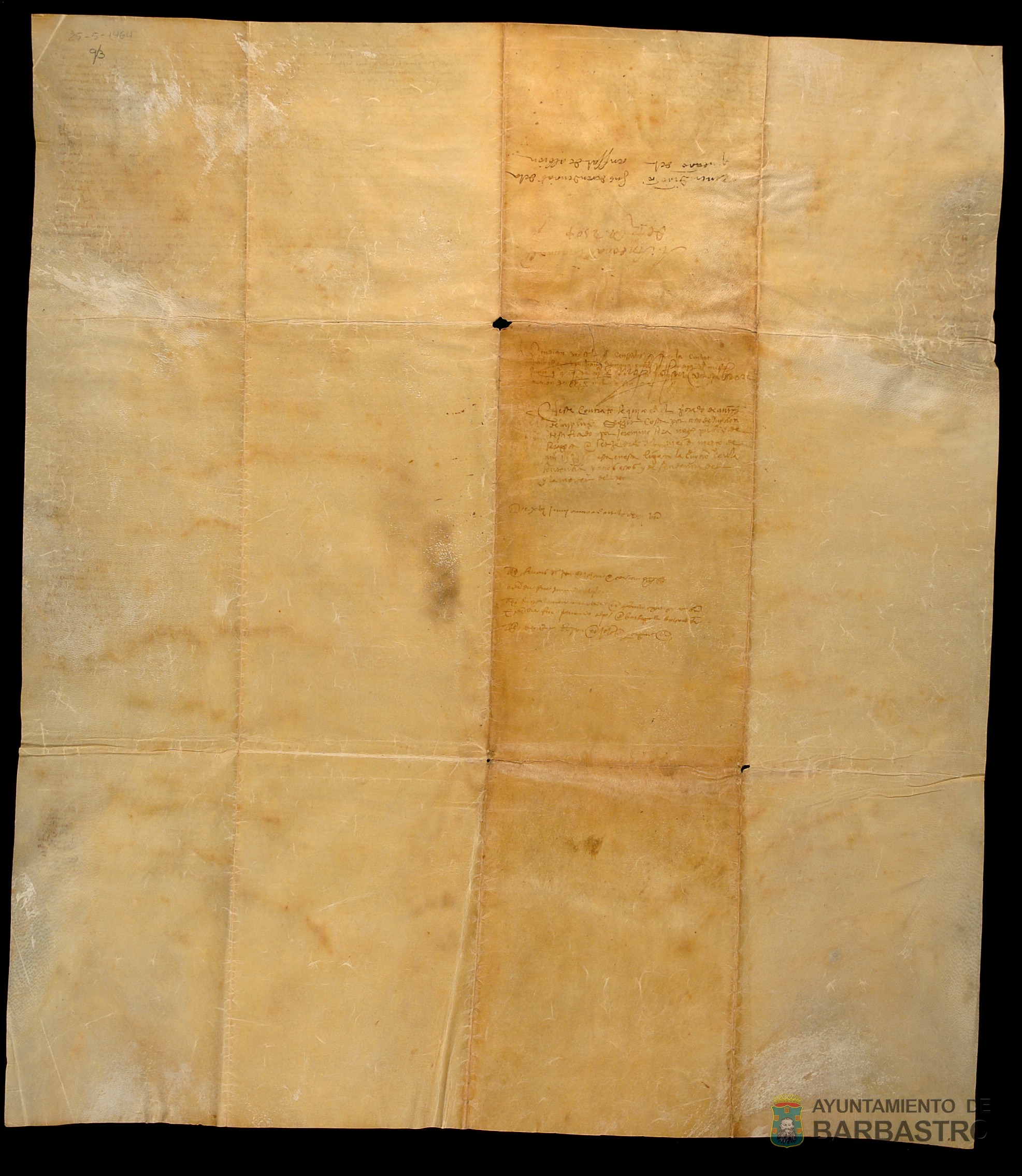 Censal vendido por el Concejo de Barbastro a Antonia de Nava, alias de Azlor, vecina de Barbastro, viuda de Juan Nava, ciudadano de Barbastro, de 250 sueldos jaq. de pension anual por precio o suerte principal de 3000 sueldo pagaderos el dia uno de junio.