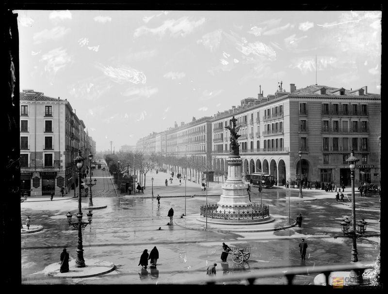 Paseo de la Independencia desde la Plaza de la Constitución (hoy España). Ignacio Coyne