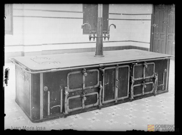 Fabricación de Cocinas Izuzquiza Arana S.A.Modelo de cocina de carbón. Juan Mora Insa