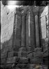Nacha (Huesca). Portada románica con capiteles de una iglesia desaparecida. José Galiay Sarañana