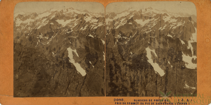 "Glaciers de Port-Viel. Pris du sommet du Pic de Sauvegarde (Luchon). 2098."