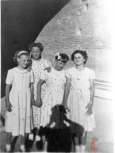 Refugiadas alemanas. La Puebla de Alfindén