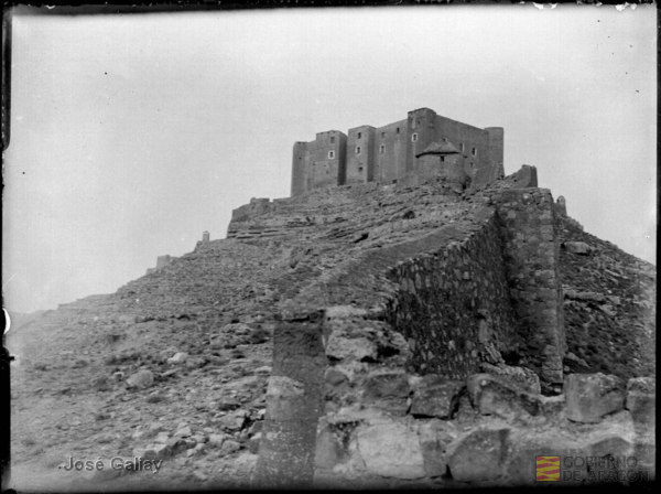 Mequinenza (Zaragoza). Castillo y muralla. José Galiay Sarañana