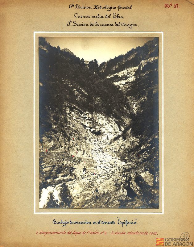 Cuenca del río Aragón. Sección 1ª. Trabajos de corrección en el torrente Epifanio. 1 Emplazamiento del dique del primer orden nº 2. 2 Vereda abierta en la roca