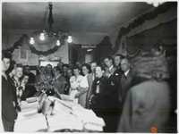 Autoridades provinciales y escolares en el acto de inauguración de la Sección Circulante de la Biblioteca Pública y apertura de la Exposición Bibliográfica