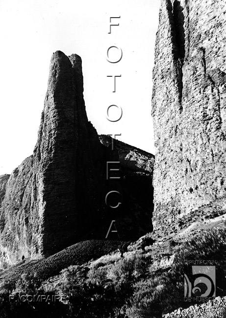 "Los Mallos" (1). Ricardo Compairé Escartín. Riglos