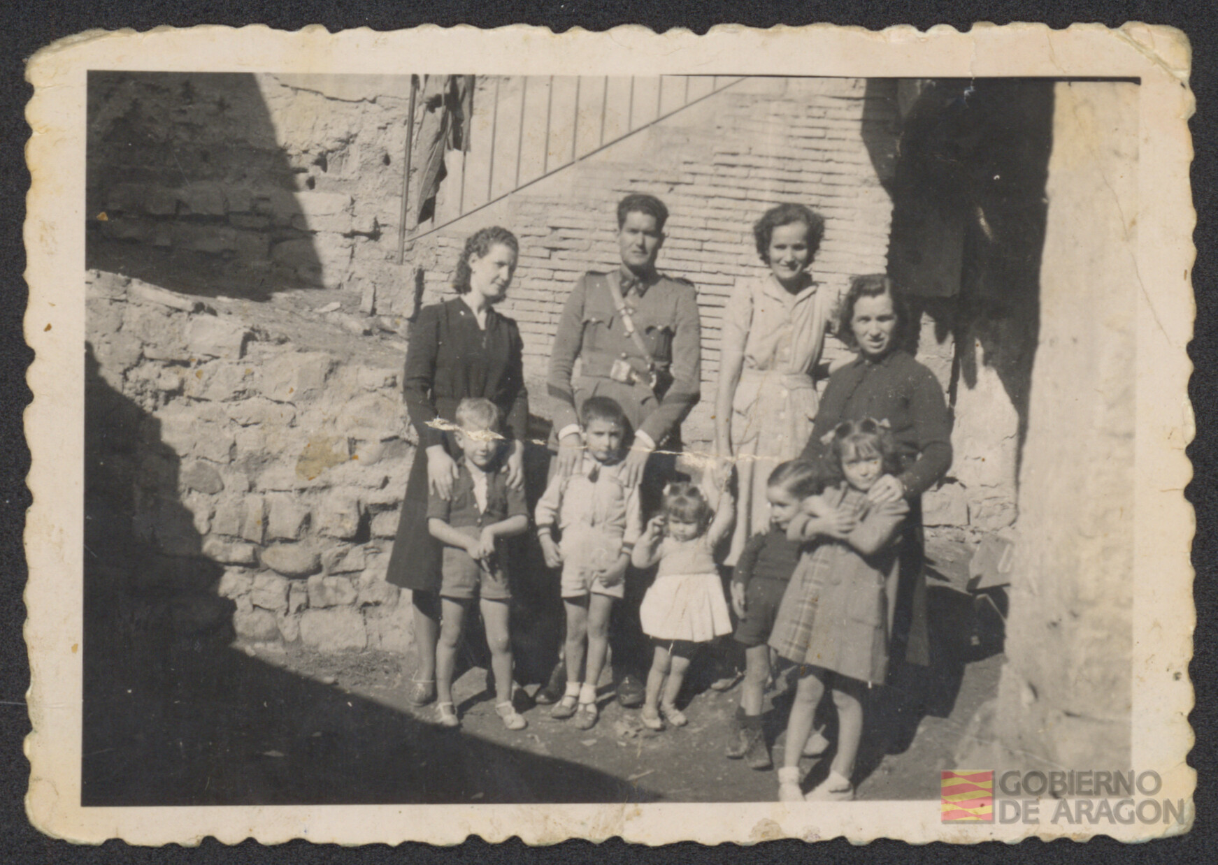 Retrato de la familia Conte Cazcarro en Alcolea de Cinca. Laboratorio Plana Huesca