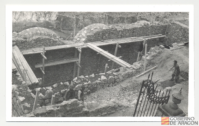 Proyecto adicional al de urbanización parcial de los alrededores de la Catedral. Arquitecto: César Jalón. Albarracín