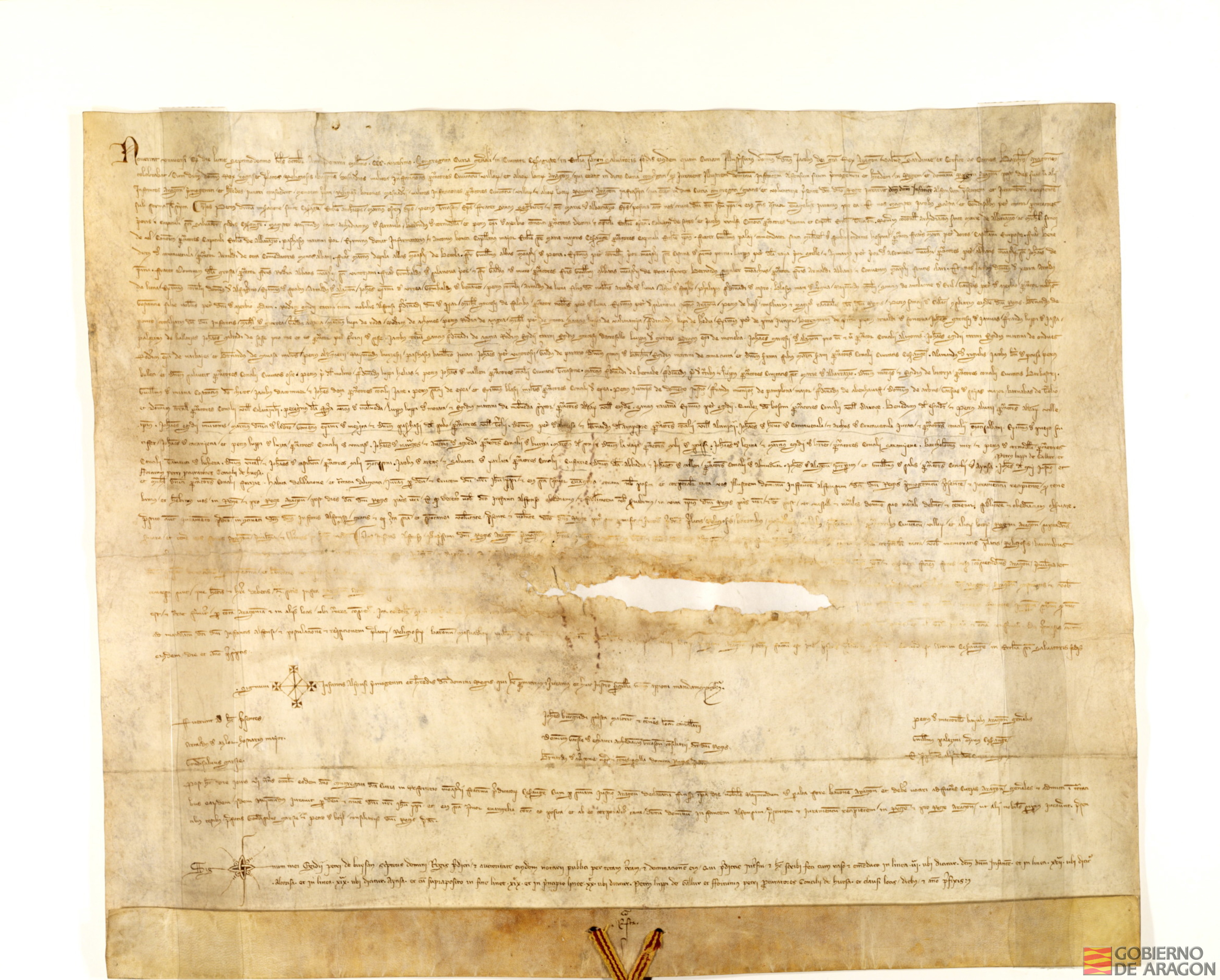 Juramento del infante don Alfonso en las Cortes de Zaragoza de guardar los fueros, usos y buenas costumbres de Aragón y reconocimiento de éste como futuro rey