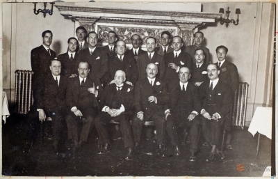 Don Luis de Azara y López de Heredia, marqués de Nibbiano, con un grupo de personas