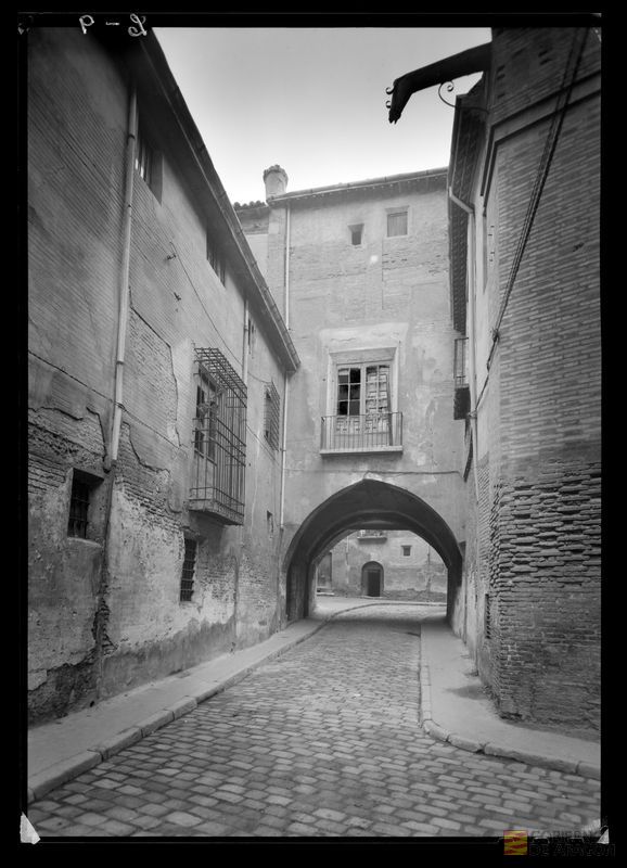 Arco del Deán antes de la restauración. Manuel Coyne