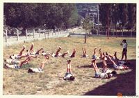 Albergue de Villanúa. Gimnasia al aire libre. Minerva Sociedad Española de Fotografía Aplicada, S.A.