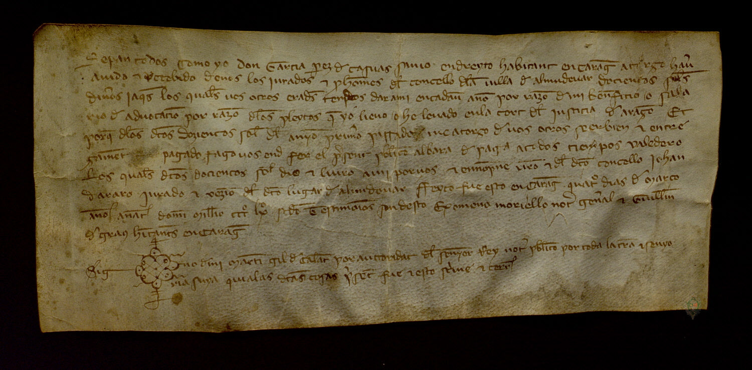 García Pérez de Casbas reconoce recibir 200 del concejo de Almudévar como pago de sus servicios en los pleitos desarrollados en la corte del Justicia de Aragón.