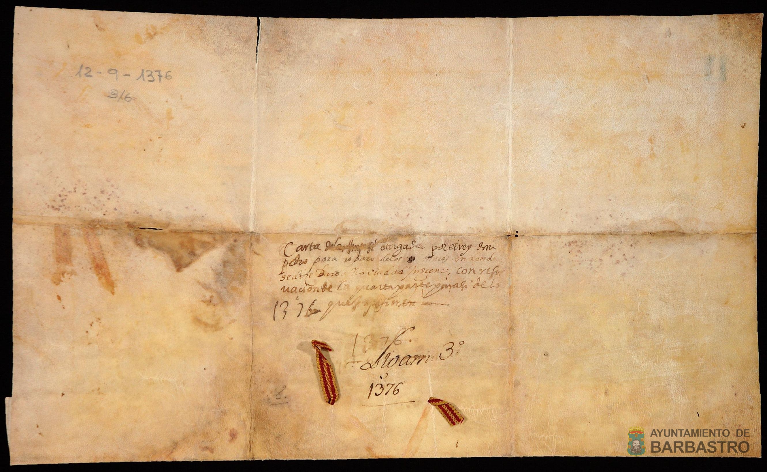 Pedro IV otorga licencia para reparar los muros de la ciudad y reconoce los derechos de la ciudad sobre el pan, carne, vino y otros alimentos para este fin.