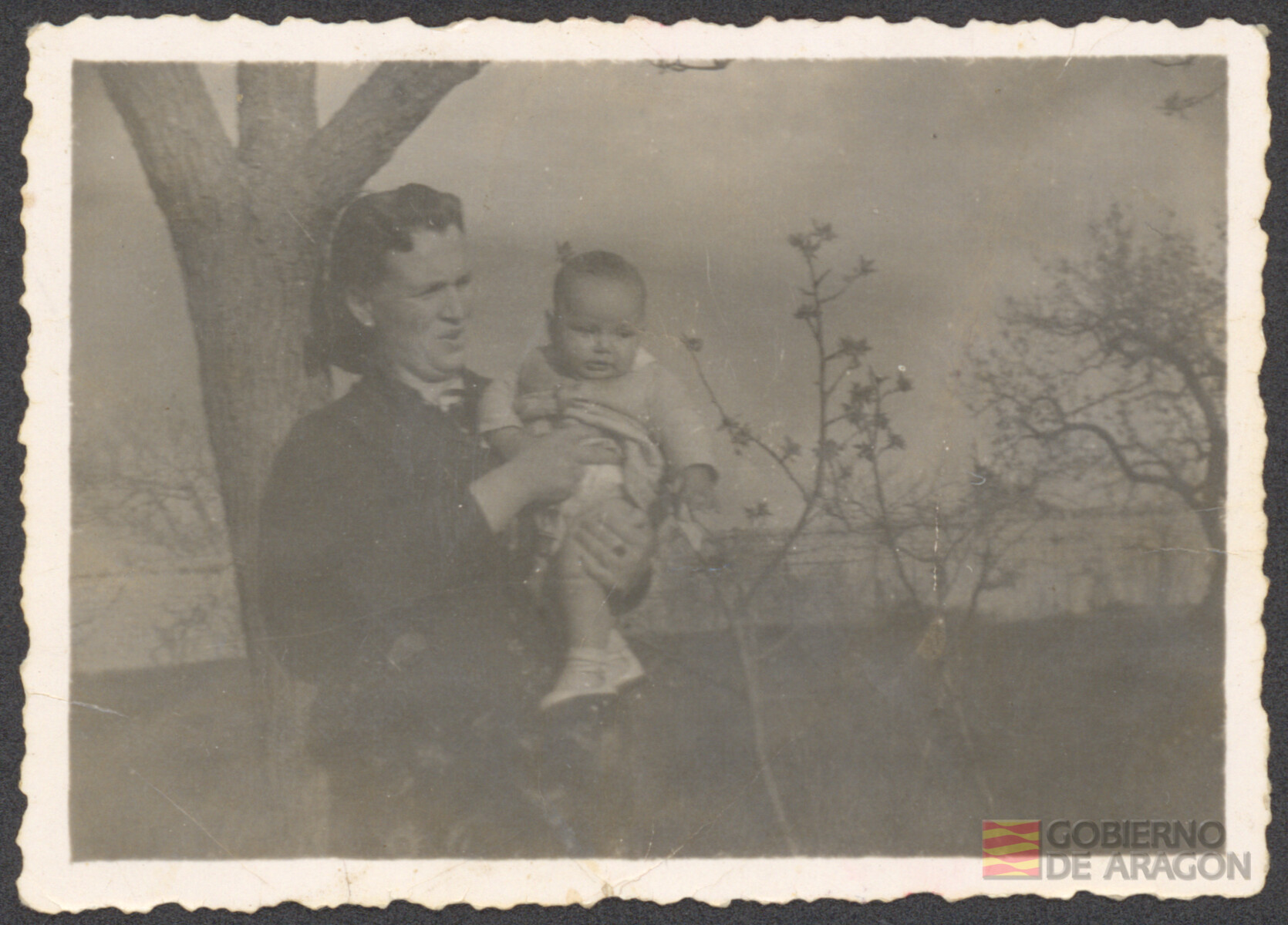 "Rosario Cazcarro Oto y Alfredo Conte Cazcarro. 1939"