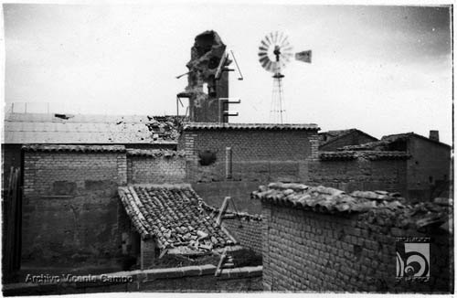 Destrozos de la Guerra Civil. Torre de la iglesia de Alerre. Huesca