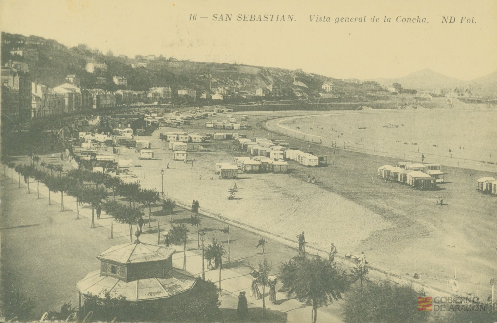 "16 - San Sebastián. Vista general de la Concha". ND Fot.