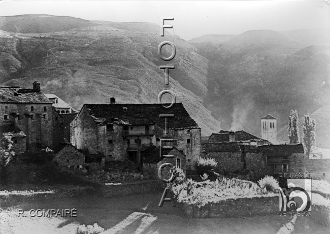 "Vista del pueblo". Ricardo Compairé Escartín. Fanlo