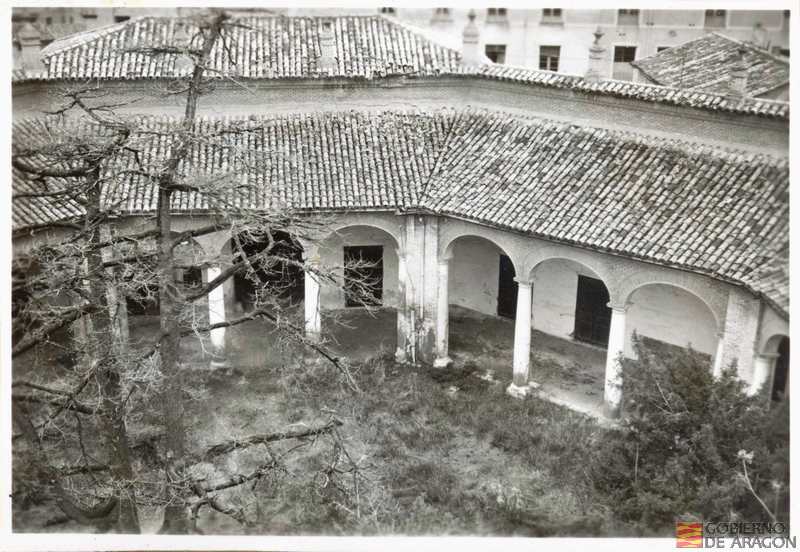 Casa de la Cultura. Edificio de la Universidad Sertoriana. Patio central