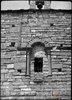 Acín (Huesca). Ermita de Nuestra Señora de Iguácel. Ventana del muro sur. José Galiay Sarañana