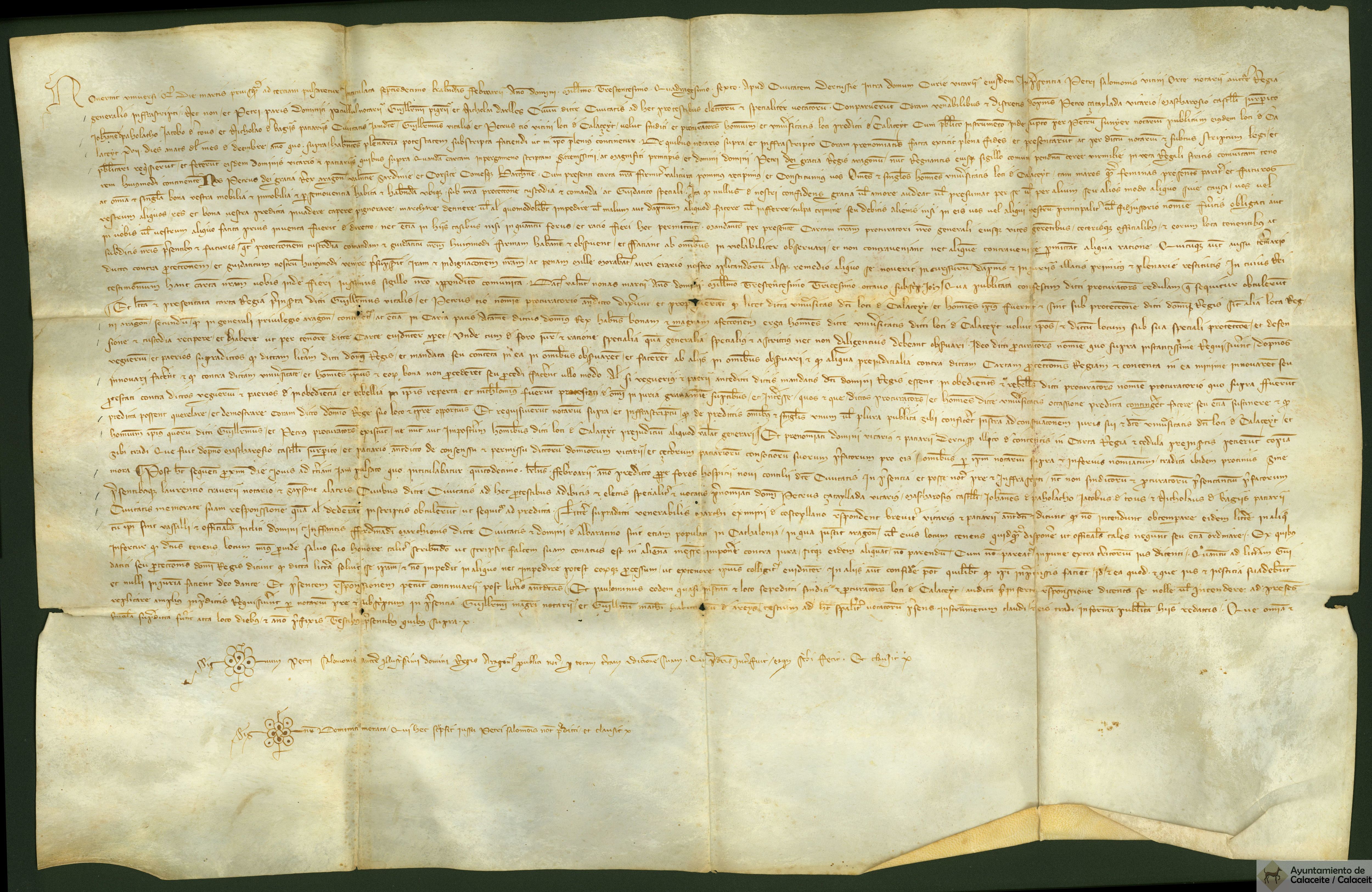 Presentación ante el veguer de Tortosa de un privilegio concedido de 1338 por Pedro IV por el que los hombres de Calaceite quedan inmunes de ser presos o peñorar por los deudos de la villa