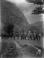Valle de Ordesa. Excursionistas a caballo y guías. Ricardo del Arco y Garay. Torla. Parque Nacional de Ordesa. Sobrarbe