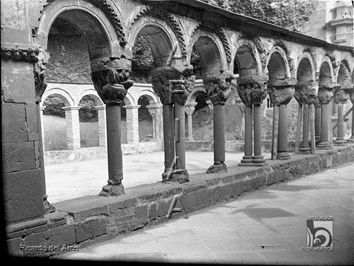 Monasterio Viejo de San Juan de la Peña. Vista del claustro. Ricardo del Arco y Garay. Botaya