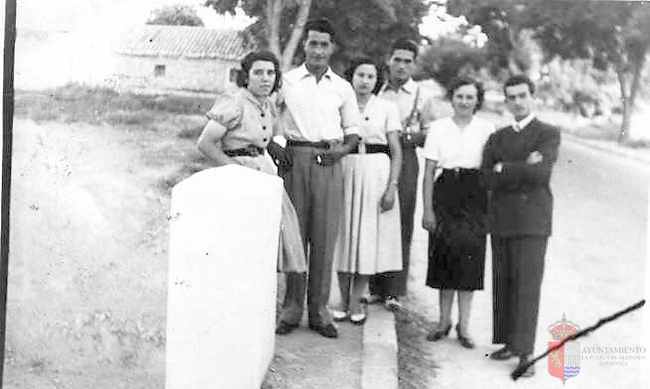 Festejando en la carretera. La Puebla de Alfindén