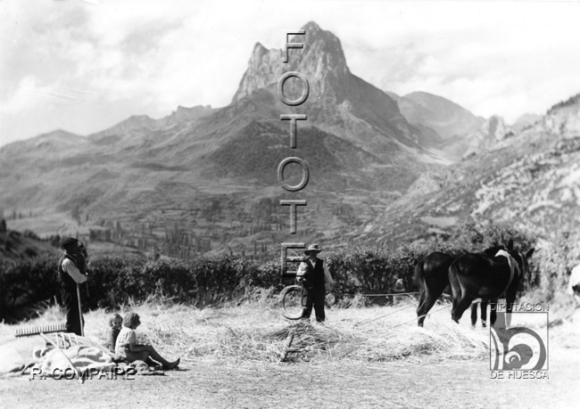 "Trillando en la era". Ricardo Compairé Escartín. Lanuza