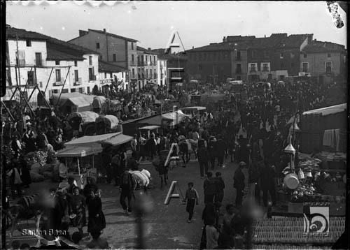 Feria en la plaza baja. Santos Baso Simelio. Ayerbe