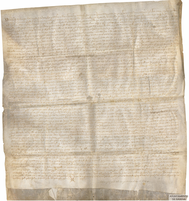 Pedro Jiménez de Salanova, justicia de Aragón, una vez examinados los procesos seguidos ante el Justicia de Ribagorza y vistos los privilegios del priorado y oídos los testigos de ambas partes, ratifica la exención del pago del guiaje al prior y Capítulo de Roda