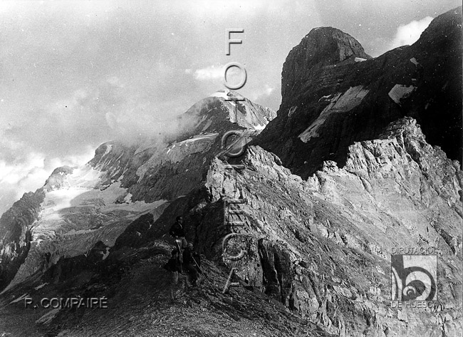 "El Cilindro y Monte Perdido". Ricardo Compairé Escartín. Picos de Astazu