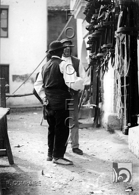 "Comprando cabezanas". Ricardo Compairé Escartín. Ayerbe