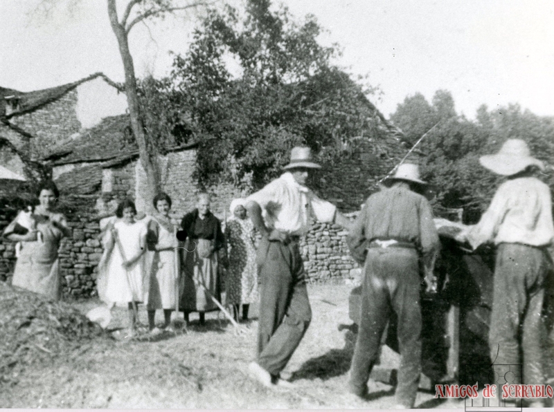 Gentes de Cartirana en el campo