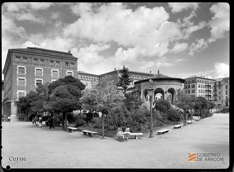 Plaza de la Glorieta en Teruel, desde la Ronda de Ambeles.