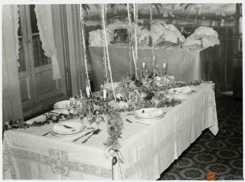 Decoración de la mesa a fin del Curso de Preparación de Navidad. Divina Campo Ramiro