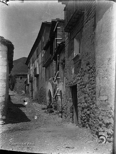 Calle de Casa Castejón y Casa Cajal. Ricardo del Arco y Garay. Nueno. Hoya de Huesca