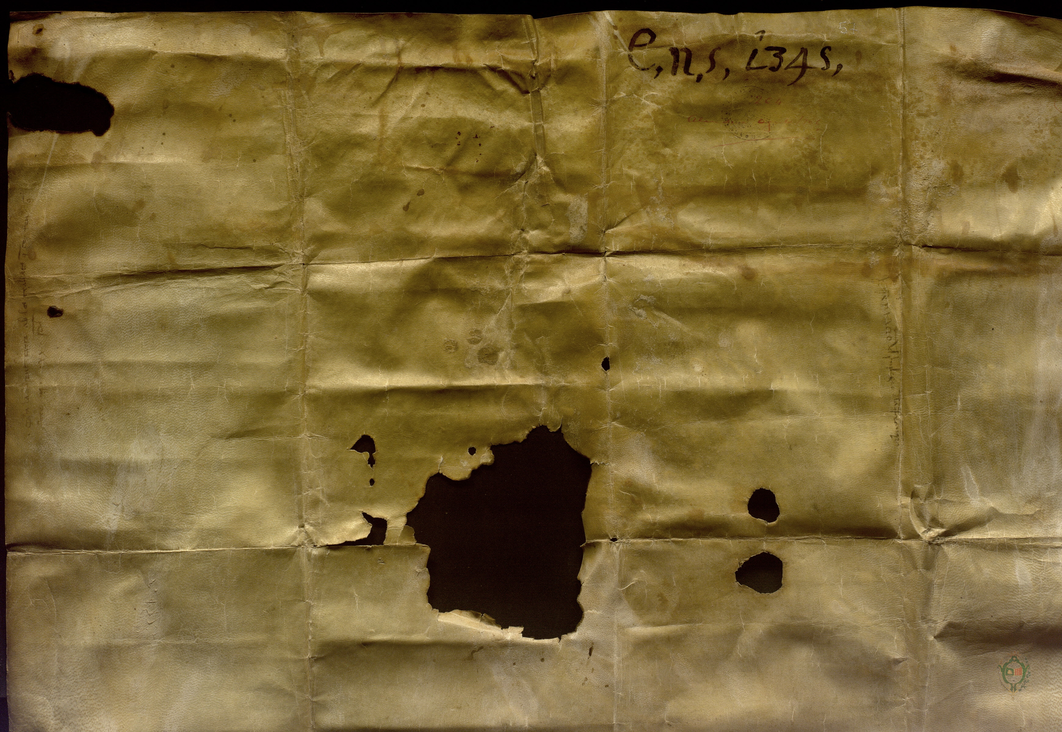 Los representantes del concejo de Almudévar presentan ante los paeres y otros oficiales de la ciudad de Lérida la confirmación por Pedro IV de un privilegio de Alfonso IV por el que se liberaba a los vecinos de Almudévar del pago de lezdas, peajes u otros impuestos sobre el comercio, requiriendo que no se les exija cierta tasa sobre las mercaderías.