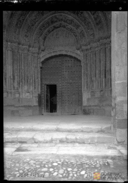 Ejea de los Caballeros (Zaragoza). Iglesia de San Salvador. Portada Norte. José Galiay Sarañana