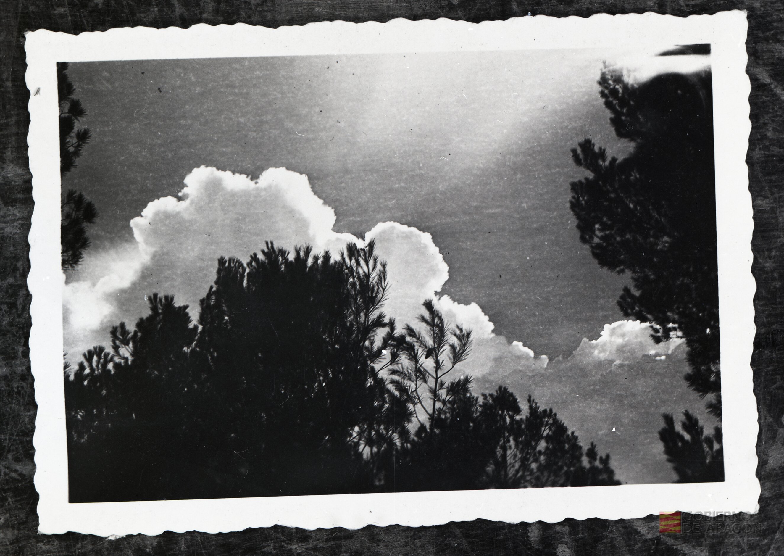 Nubes y cielo. Sierra de Alcubierre