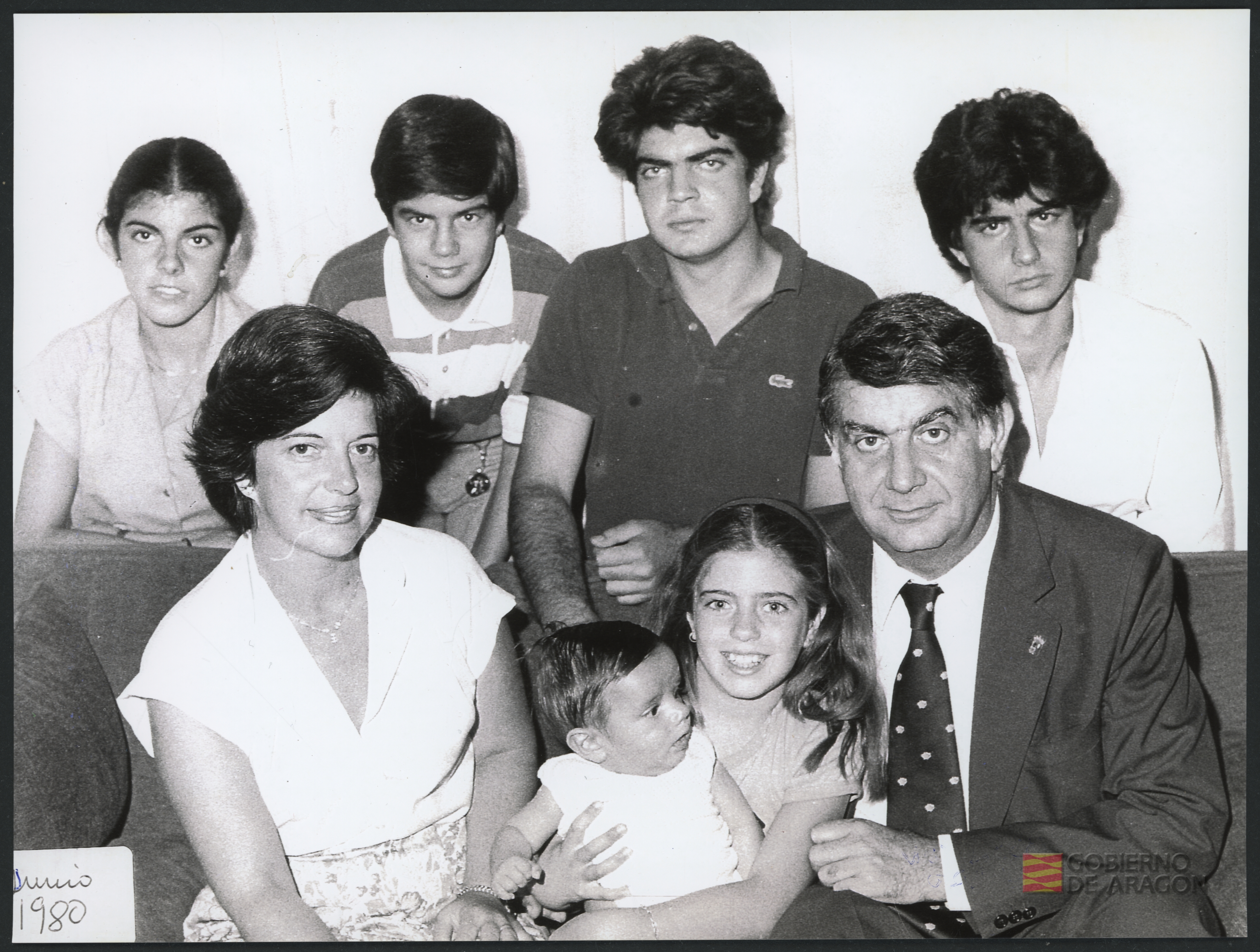 Retrato de Juan Antonio Bolea Foradada y Mª Rosario Fernández-Pujol Cabrera con sus seis hijos