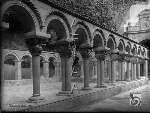 Monasterio Viejo de San Juan de la Peña. Vista del claustro. Ricardo del Arco y Garay. Botaya