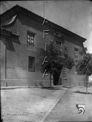 Fachada del Instituto de Segunda Enseñanza, actual Museo de Huesca. Ricardo del Arco y Garay. Huesca. Hoya de Huesca